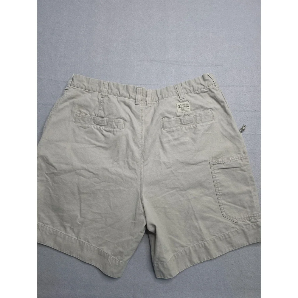 Columbia Chino Shorts Men's‎ 38 Beige 100% Cotton Logo Utility Pocket Flat Front